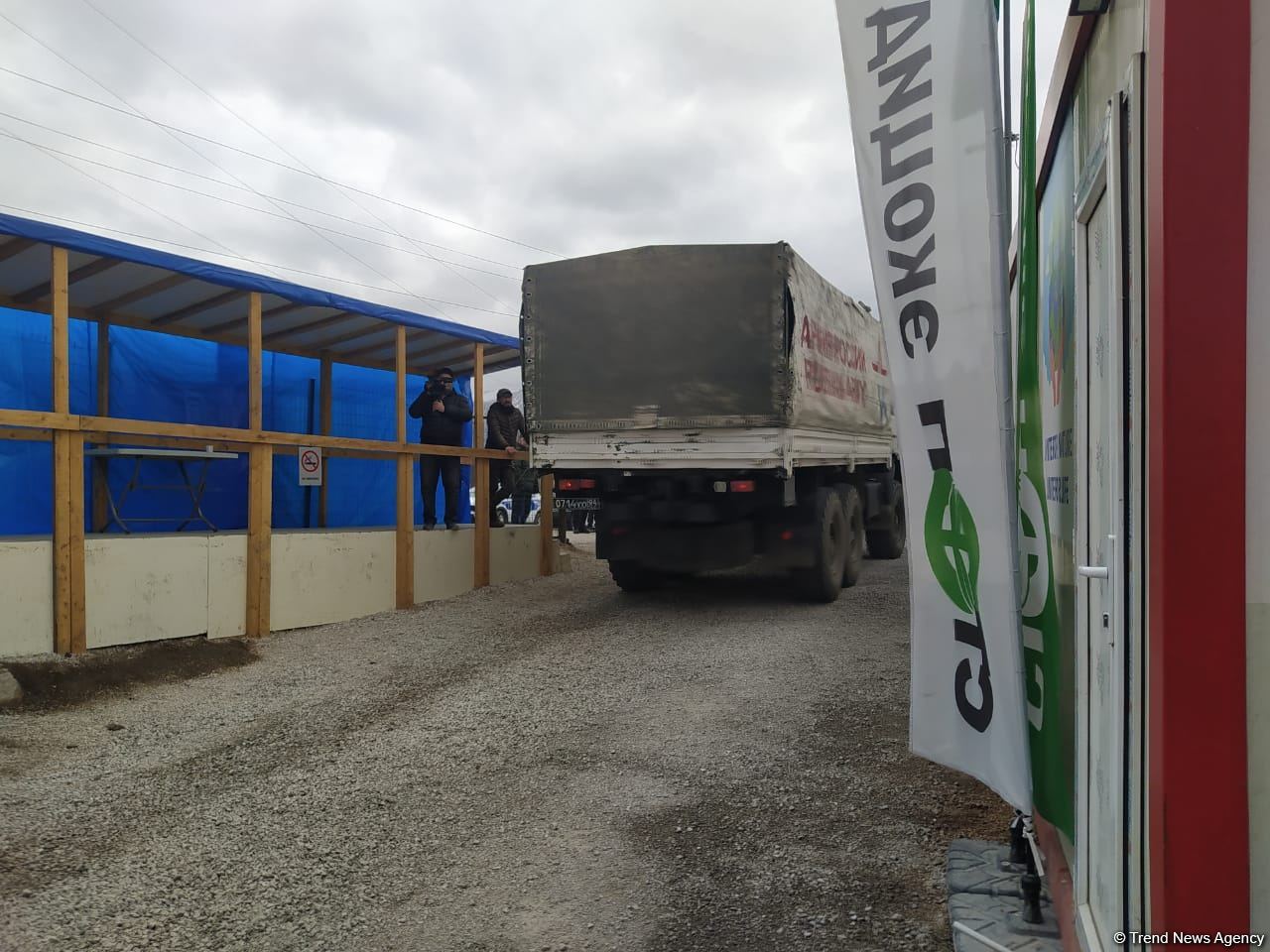 Sülhməramlılara aid daha 8 maşın Laçın yolundan maneəsiz keçib (FOTO)