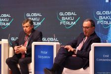 X Qlobal Bakı Forumunun sonuncu günü işə başlayıb (FOTO)