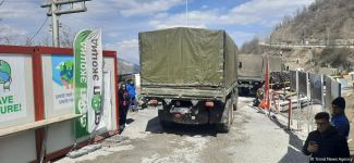 Sülhməramlılara aid daha doqquz avtomobil Laçın yolundan maneəsiz keçib (FOTO)