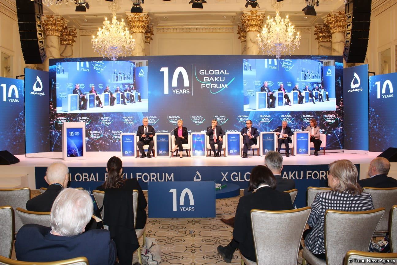 X Qlobal Bakı Forumunun sonuncu günü işə başlayıb (FOTO)