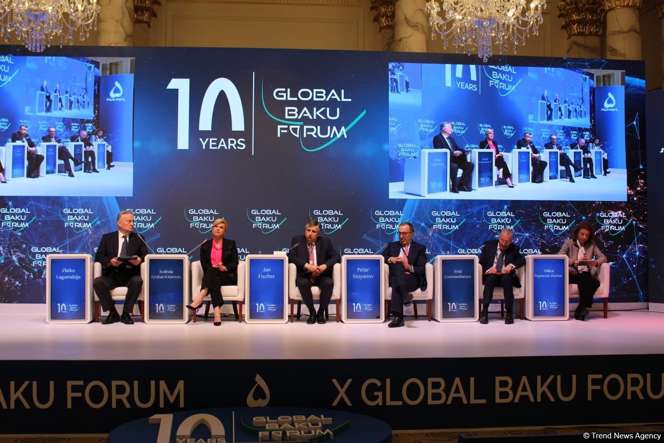X Qlobal Bakı Forumunun sonuncu günü işə başlayıb (FOTO)