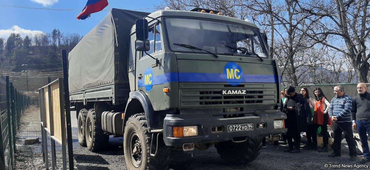 Sülhməramlılara aid daha doqquz avtomobil Laçın yolundan maneəsiz keçib (FOTO)