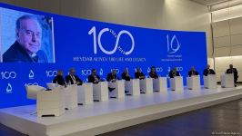 Bakıda “Heydər Əliyev 100: Həyatı və irsi” adlı tədbir keçirilir (FOTO)