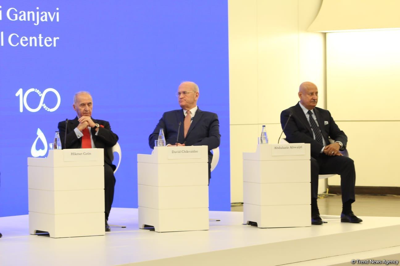 Bakıda “Heydər Əliyev 100: Həyatı və irsi” adlı tədbir keçirilir (FOTO)