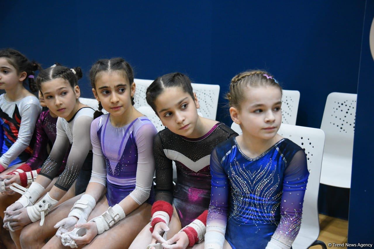 İdman və akrobatika gi̇mnasti̇kası üzrə Azərbaycan bi̇ri̇nci̇li̇yi̇ və Bakı çempi̇onatına start verilib (FOTO)