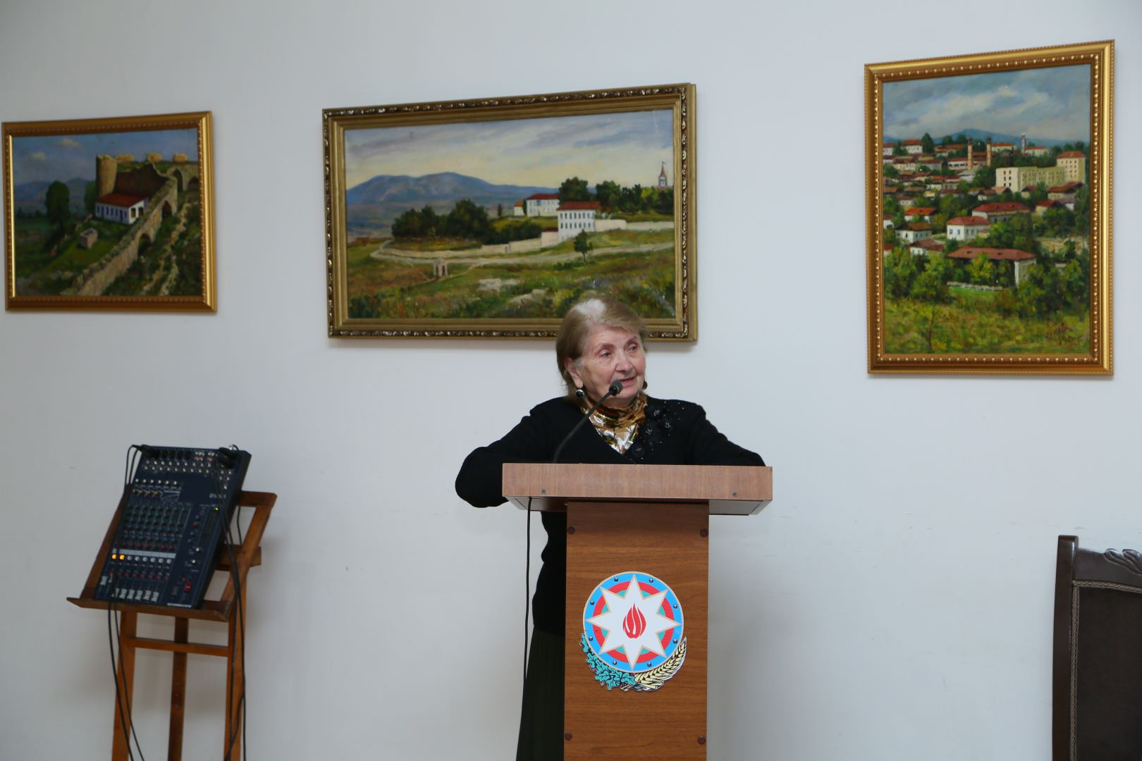 Görkəmli teatr rejissorunun 100 illik yubileyi keçirilib (FOTO)