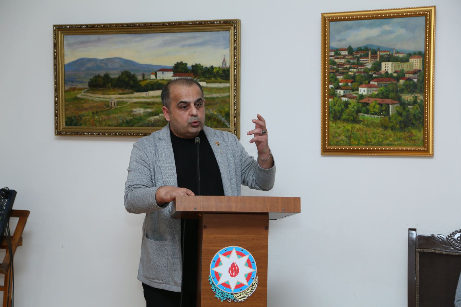 Görkəmli teatr rejissorunun 100 illik yubileyi keçirilib (FOTO)