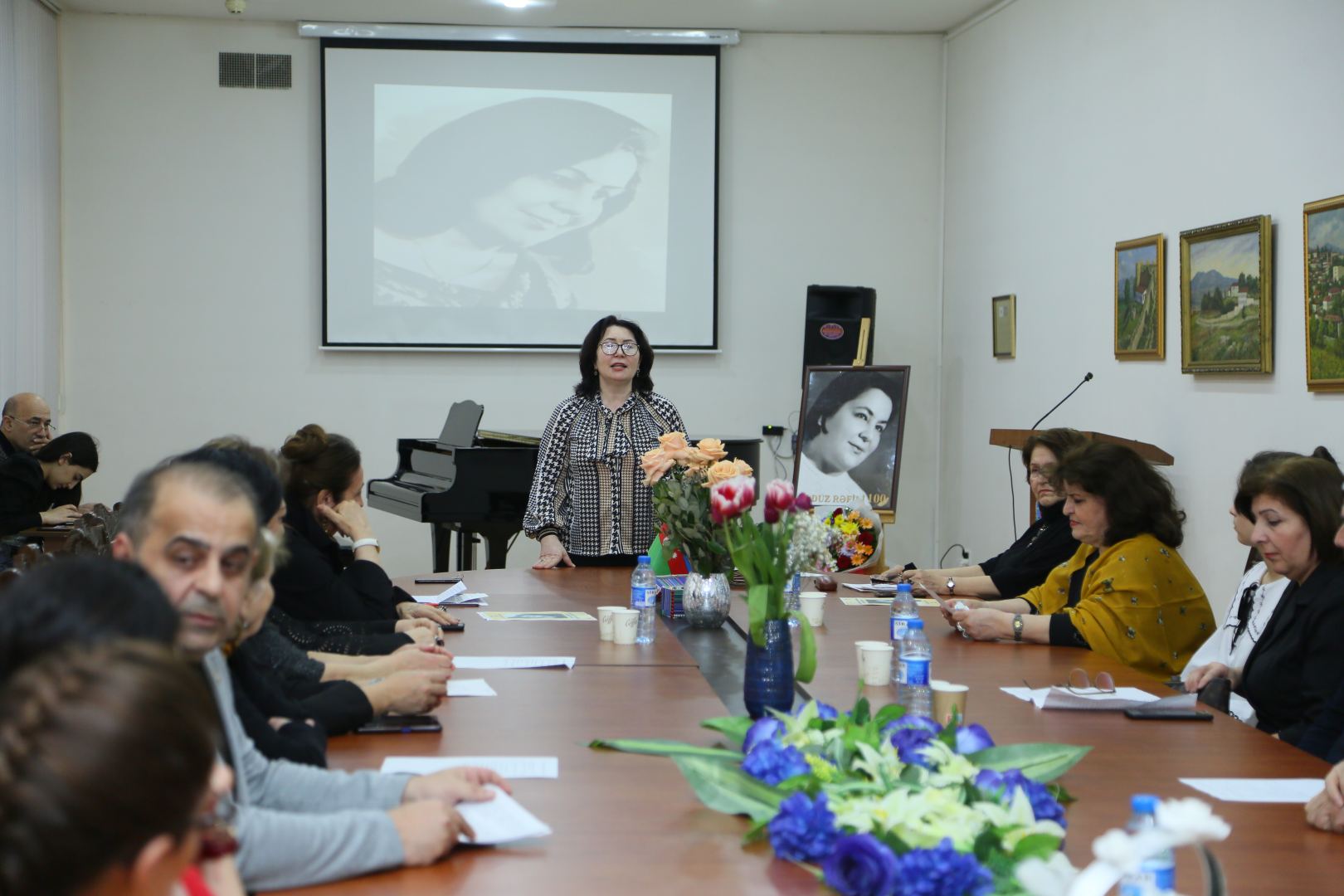 Görkəmli teatr rejissorunun 100 illik yubileyi keçirilib (FOTO)