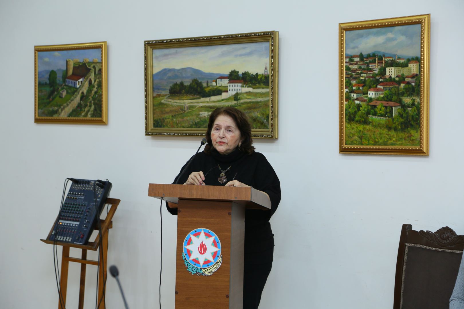 Görkəmli teatr rejissorunun 100 illik yubileyi keçirilib (FOTO)