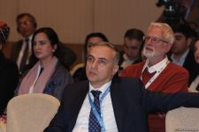 İslamofobiya ilə bağlı beynəlxalq konfransda müsəlmanlarla bağlı konspiroloji nəzəriyyələr müzakirə olunub (FOTO)