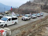 BQXK-ya məxsus avtomobillər yenidən Laçın yolundan keçib (FOTO)