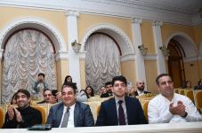 Filarmoniyada Orxan Həşimovun rəhbərliyi ilə Qara Qarayev adına Dövlət Kamera Orkestri çıxış edib (FOTO)