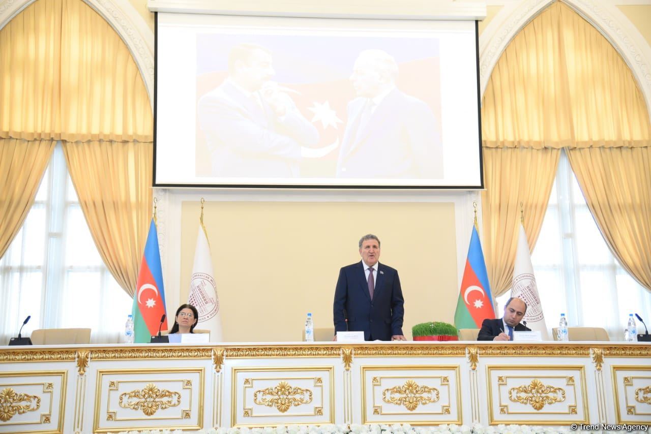 AMEA-nın Ümumi yığıncağı keçirilir (FOTO)
