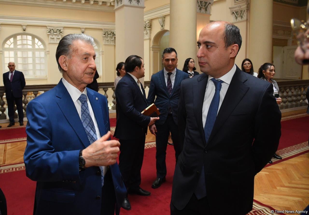 AMEA-nın Ümumi yığıncağı keçirilir (FOTO)