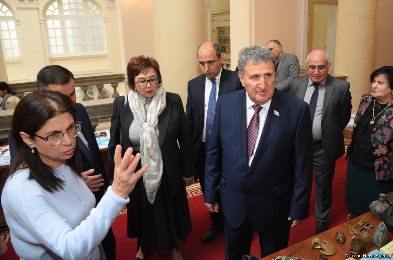 AMEA-nın Ümumi yığıncağı keçirilir (FOTO)