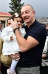 Prezident İlham Əliyev və Birinci xanım Mehriban Əliyevanın Talış kəndinin sakinləri ilə səmimi görüşü (FOTO)