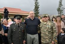 Prezident İlham Əliyev və Birinci xanım Mehriban Əliyeva Talış kəndinin sakinləri ilə görüşüb söhbət ediblər (FOTO)
