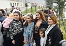 Prezident İlham Əliyev və Birinci xanım Mehriban Əliyeva Talış kəndinin sakinləri ilə görüşüb söhbət ediblər (FOTO)