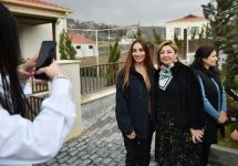 Prezident İlham Əliyev və Birinci xanım Mehriban Əliyeva Talış kəndinin sakinləri ilə görüşüb söhbət ediblər (FOTO)