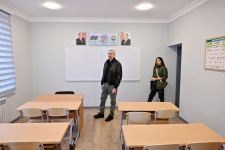 Prezident İlham Əliyev və Birinci xanım Mehriban Əliyeva Suqovuşanda tam orta məktəbində yaradılan şəraitlə tanış olub (FOTO/VİDEO)