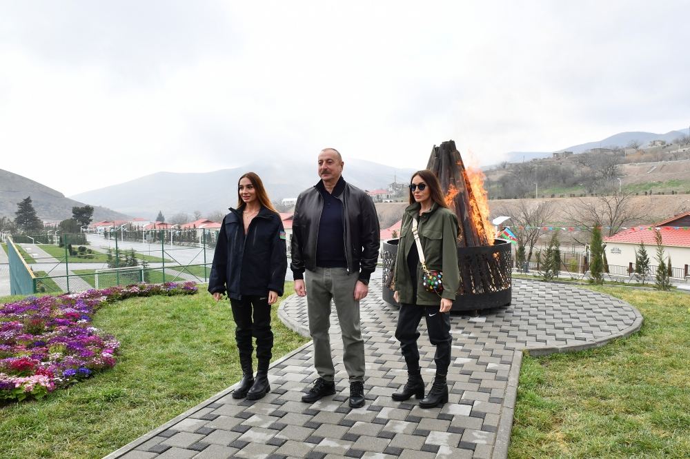 Prezident İlham Əliyev Talış kəndində Novruz tonqalını alovlandırıb və Azərbaycan xalqını bayram münasibətilə təbrik edib (FOTO)