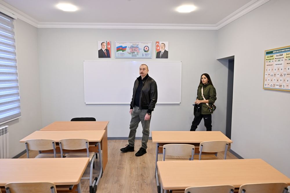 Prezident İlham Əliyev və Birinci xanım Mehriban Əliyeva Suqovuşanda tam orta məktəbində yaradılan şəraitlə tanış olub (FOTO/VİDEO)