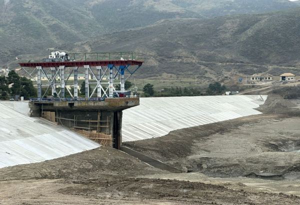 Suqovuşan su anbarı boyunca turizm obyektləri tikilir (FOTO)