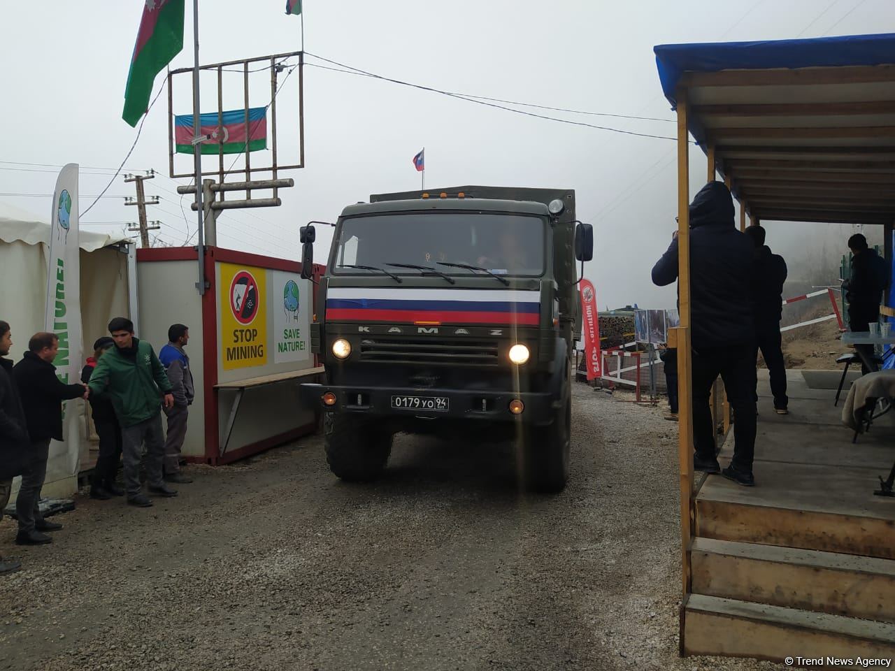 Sülhməramlılara aid 21 maşın Laçın yolundan maneəsiz keçib (FOTO)