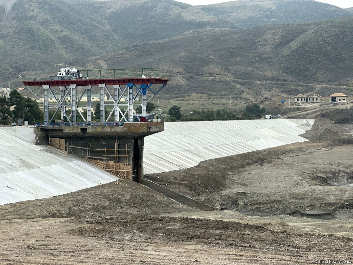 Suqovuşan su anbarı boyunca turizm obyektləri tikilir (FOTO)