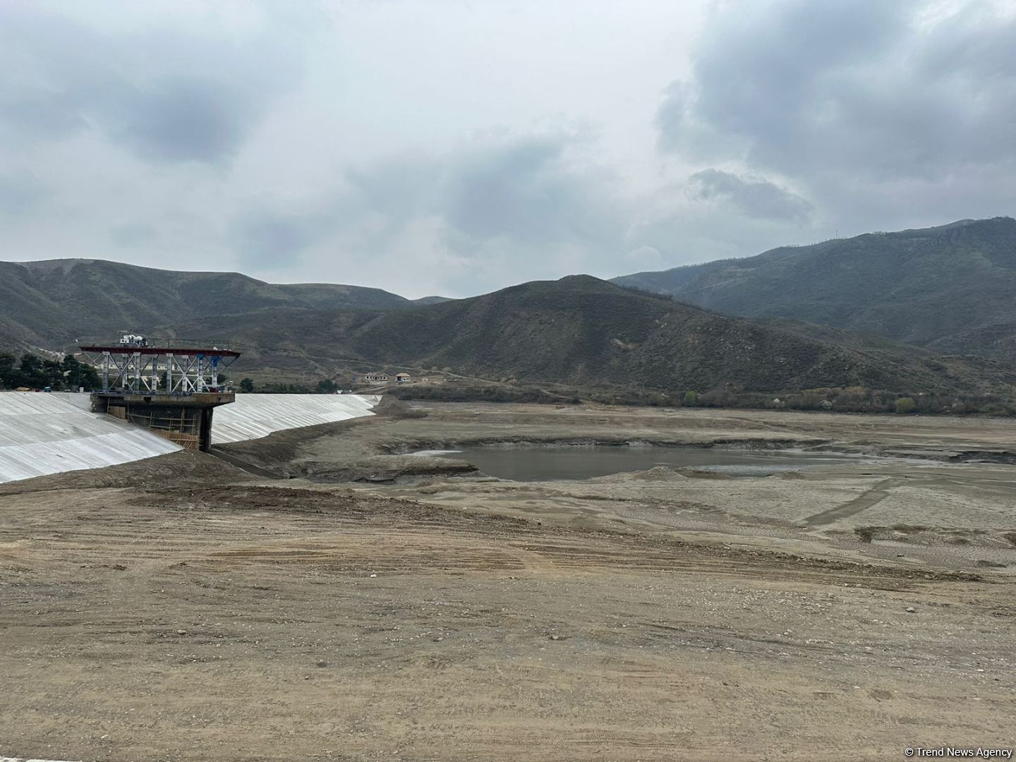 Suqovuşan su anbarı boyunca turizm obyektləri tikilir (FOTO)