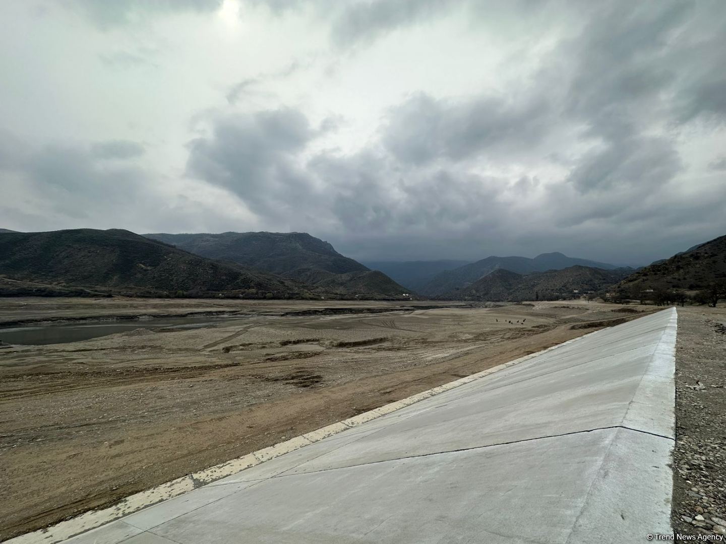Suqovuşan su anbarı boyunca turizm obyektləri tikilir (FOTO)