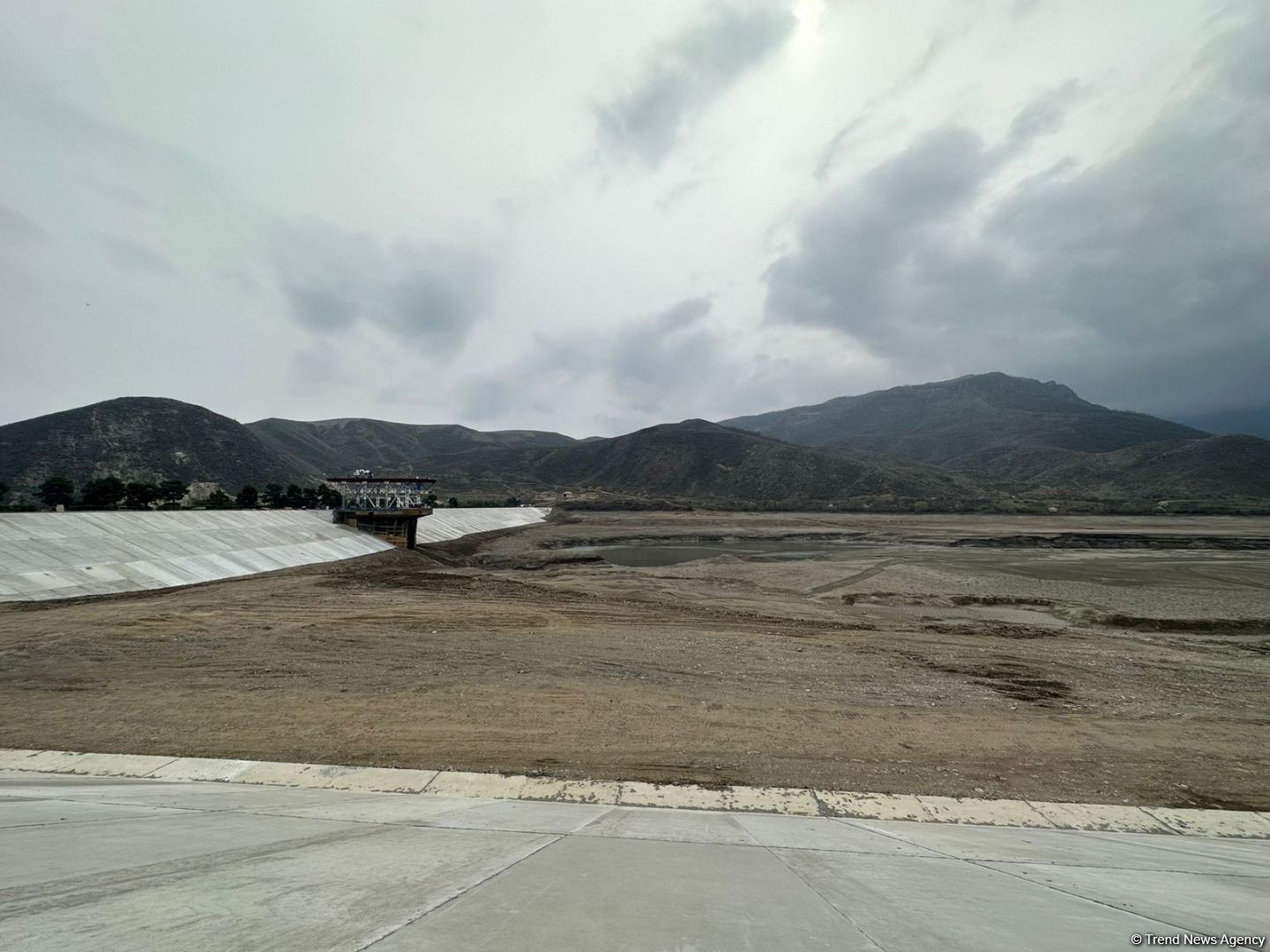 Suqovuşan su anbarı boyunca turizm obyektləri tikilir (FOTO)