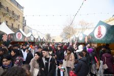 Bakı sakinləri Novruz bayramını qeyd edir - FOTOREPORTAJ