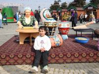 Bakı sakinləri Novruz bayramını qeyd edir - FOTOREPORTAJ