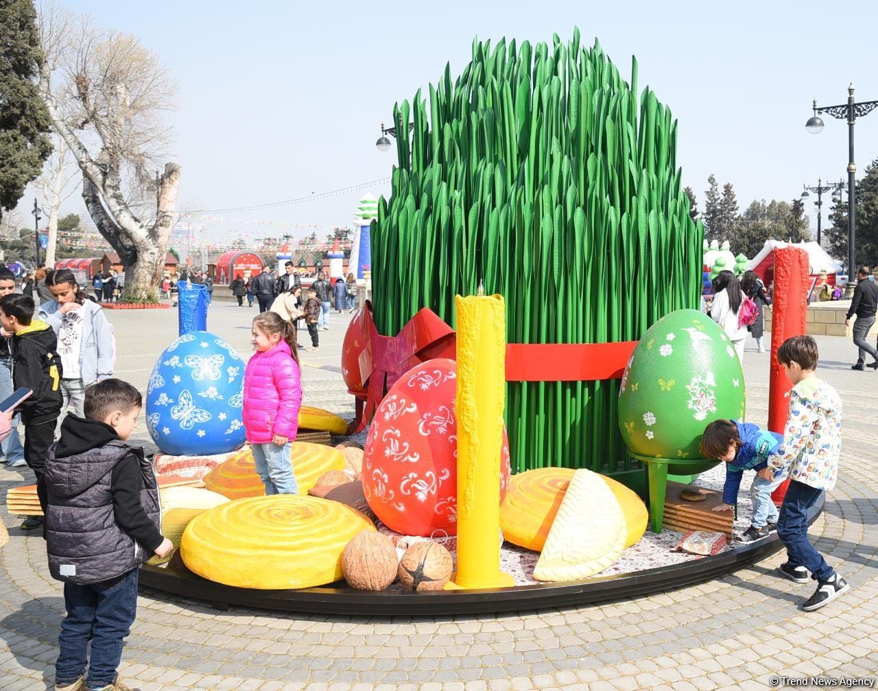 Bakı sakinləri Novruz bayramını qeyd edir - FOTOREPORTAJ