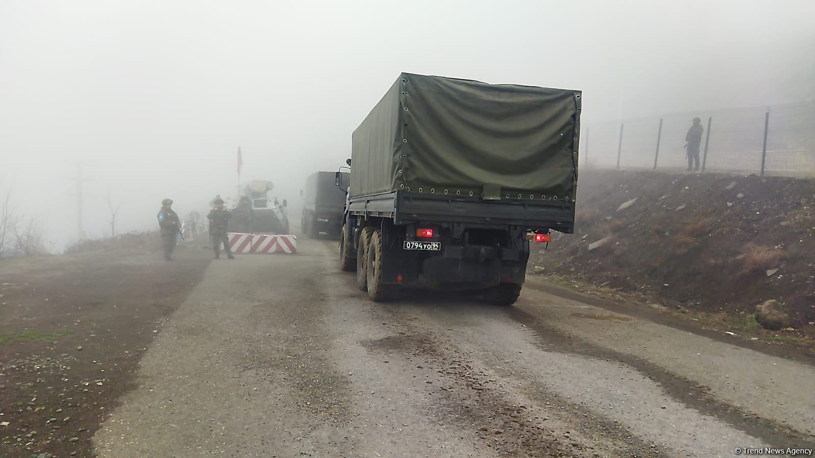 Sülhməramlılara aid 27 maşın Laçın yolundan maneəsiz keçib (FOTO)