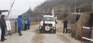 BQXK-ya məxsus avtomobillər Laçın yolundan keçib (FOTO)