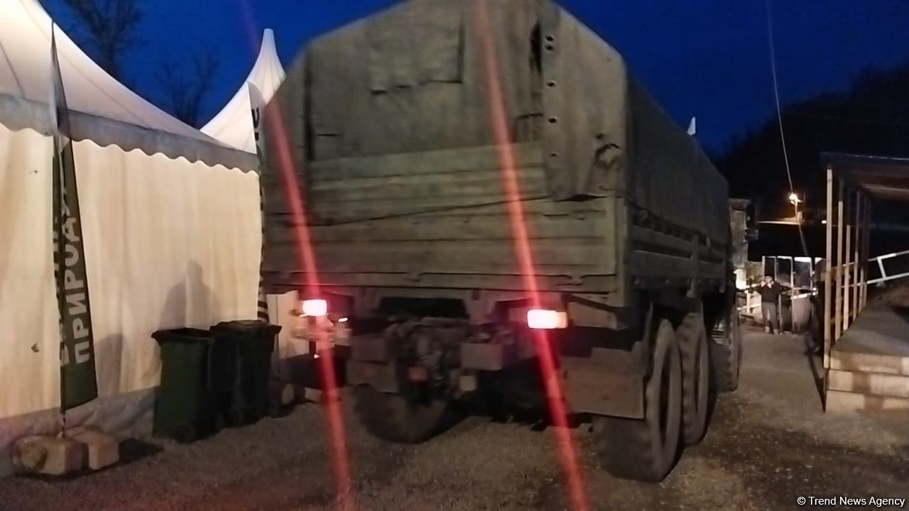 Sülhməramlılara aid 2 maşın Laçın yolundan maneəsiz keçib (FOTO))
