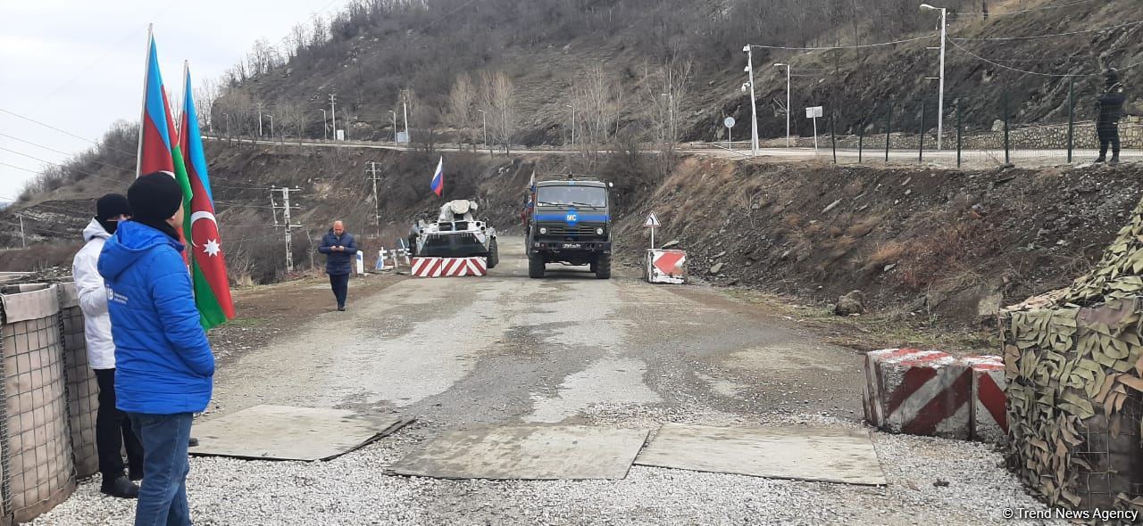 Sülhməramlılara aid 3 maşın Laçın yolundan maneəsiz keçib (FOTO)