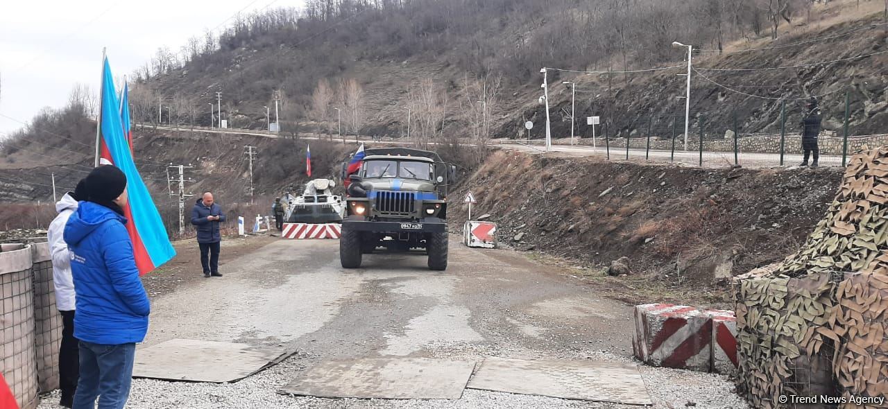 Sülhməramlılara aid 3 maşın Laçın yolundan maneəsiz keçib (FOTO)
