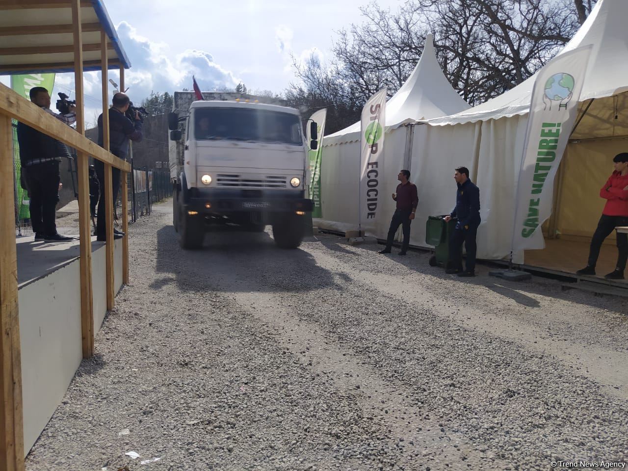 Sülhməramlılara aid 19 maşın Laçın yolundan maneəsiz keçib (FOTO)