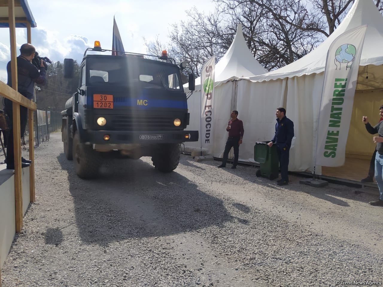 Sülhməramlılara aid 19 maşın Laçın yolundan maneəsiz keçib (FOTO)