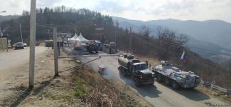 Sülhməramlılara aid avtomobil karvanı Laçın yolundan maneəsiz keçib (FOTO)