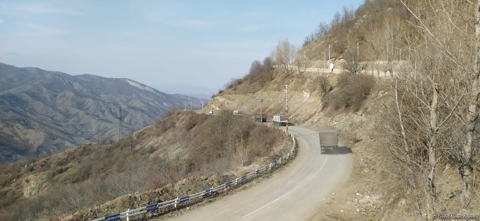 Sülhməramlılara aid avtomobil karvanı Laçın yolundan maneəsiz keçib (FOTO)