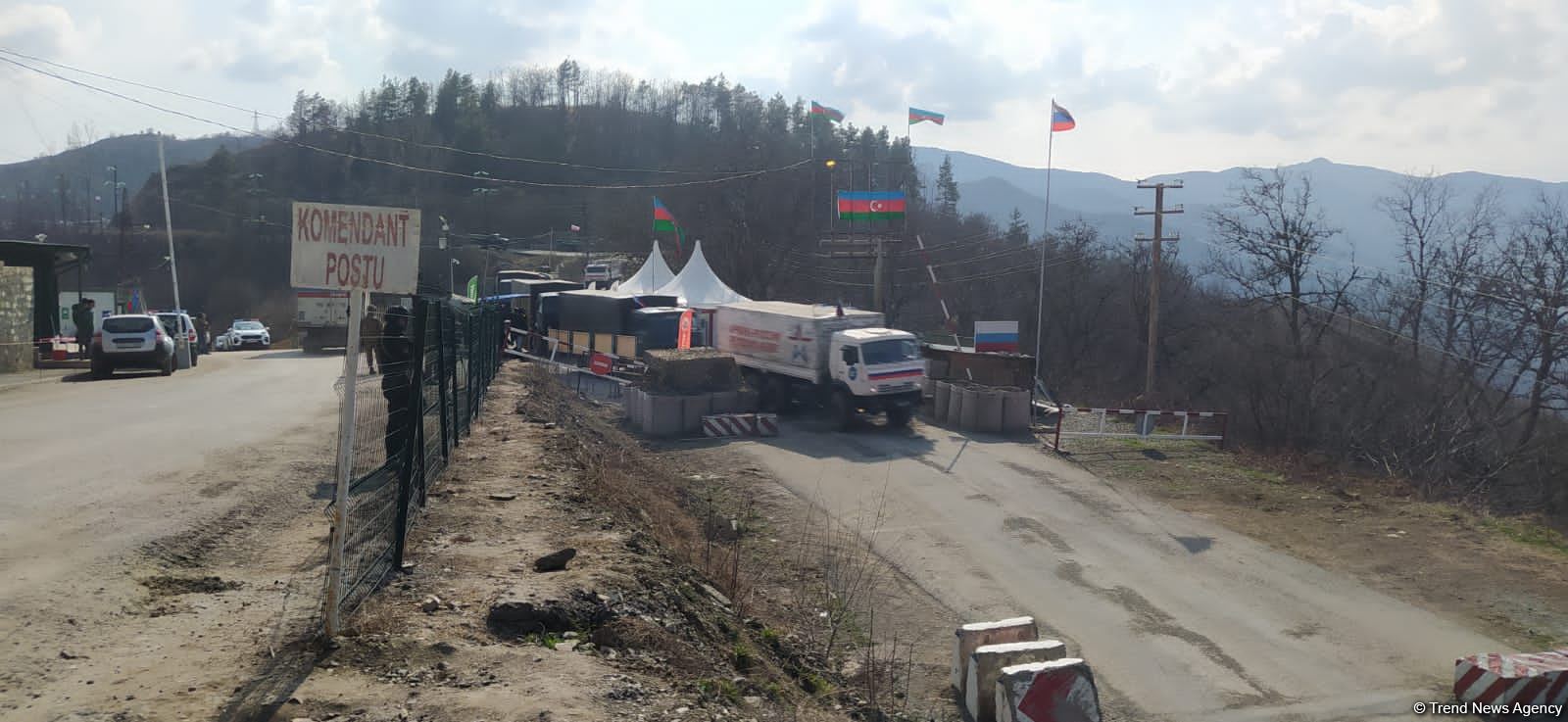 Sülhməramlılara aid avtomobil karvanı Laçın yolundan maneəsiz keçib (FOTO)