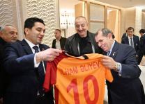 Prezident İlham Əliyev və Birinci xanım Mehriban Əliyeva “Qarabağ” və “Qalatasaray” komandaları arasında keçirilən xeyriyyə oyununa baxıblar (FOTO/VİDEO) (YENİLƏNİB)