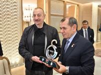 Prezident İlham Əliyev və Birinci xanım Mehriban Əliyeva “Qarabağ” və “Qalatasaray” komandaları arasında keçirilən xeyriyyə oyununa baxıblar (FOTO/VİDEO) (YENİLƏNİB)
