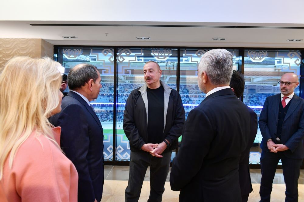 Prezident İlham Əliyev və Birinci xanım Mehriban Əliyeva “Qarabağ” və “Qalatasaray” komandaları arasında keçirilən xeyriyyə oyununa baxıblar (FOTO/VİDEO) (YENİLƏNİB)