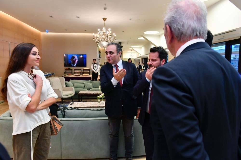 Prezident İlham Əliyev və Birinci xanım Mehriban Əliyeva “Qarabağ” və “Qalatasaray” komandaları arasında keçirilən xeyriyyə oyununa baxıblar (FOTO/VİDEO) (YENİLƏNİB)