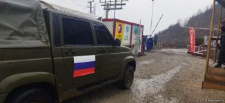 Sülhməramlılara aid avtomobil Laçın yolundan maneəsiz keçib (FOTO)